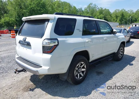 2021 Toyota 4Runner Trd Off Road Premium z USA, uszkodzony, nr VIN JTERU5JR5M5903979